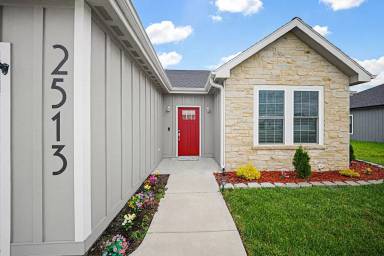 Main picture of 2513 Wren Ln