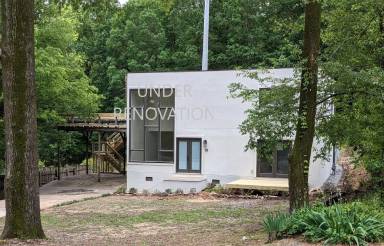 Main picture of 19 Coolwood Dr