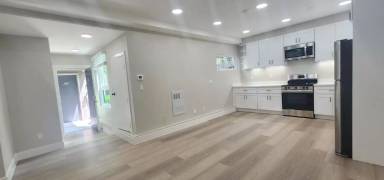 Main picture of 1556 Lombard St