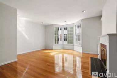 Main picture of 40 Joy St