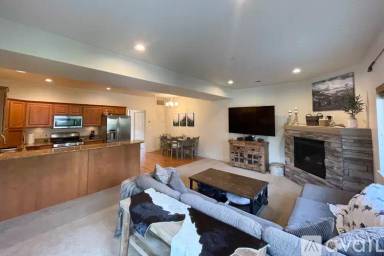 Main picture of 526 Silverleaf Dr