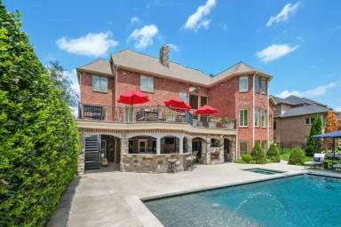 Main picture of 44 W Buckingham Dr