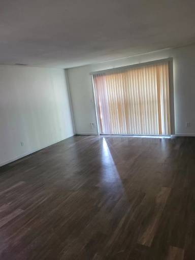 Main picture of 609 W Church St