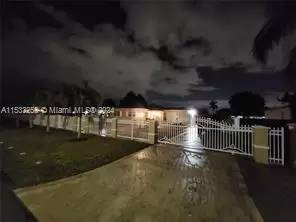 Main picture of 44 NW 165th St