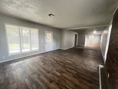 Main picture of 1037 NW 1st St