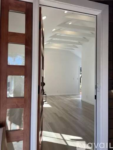 Main picture of 935 Addison Ave