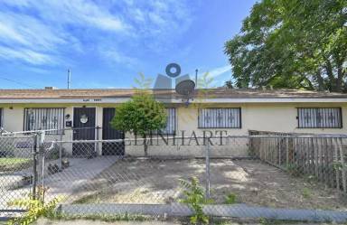 Main picture of 2303 S Poppy Ave