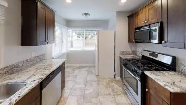 Main picture of 4940 Rockford Dr
