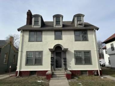 Main picture of 105 N Adams St
