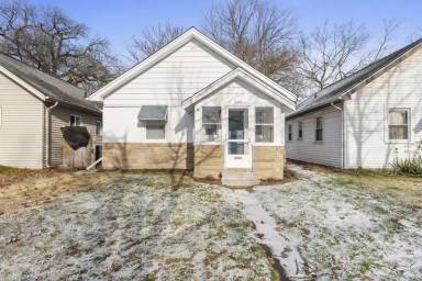 Main picture of 563 E Milton Ave
