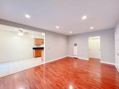 Main picture of 1421 College View Dr