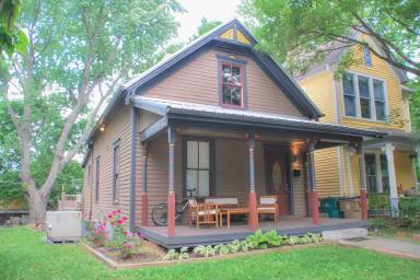 Main picture of 726 Deery St