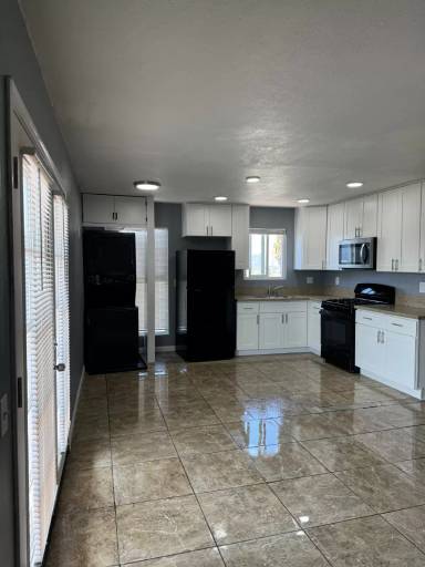 Main picture of 813 Carey Rd