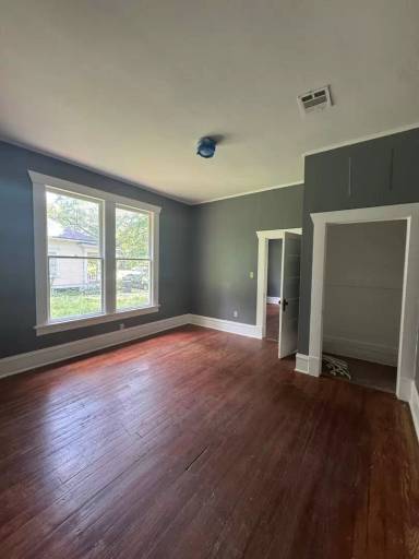 Main picture of 442 Merrick St