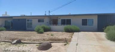 Main picture of 1009 W Las Flores Ave