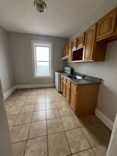 Main picture of 75 N 7th St