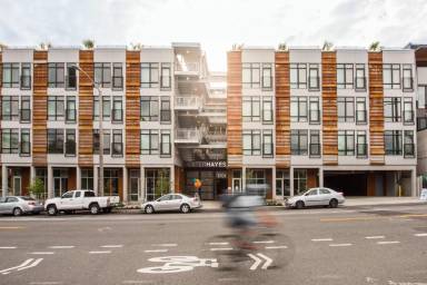 Main picture of 1701 Dexter