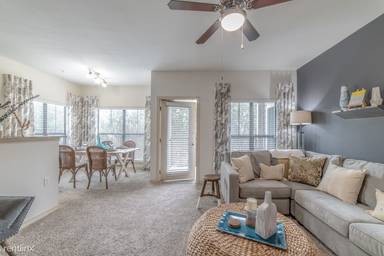 Main picture of 1706 E William Cannon Dr