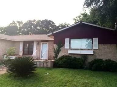 Main picture of 807 Country Club Rd
