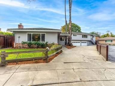 Main picture of 515 Fox Ct W