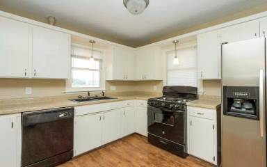 Main picture of 704 SE 25th Ct