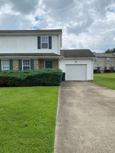 Main picture of 818 Flyer Ct