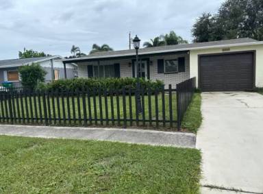 Main picture of 10890 Freedom Blvd