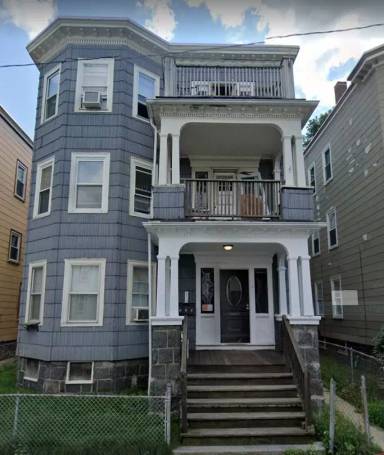 Main picture of 10 Taft St