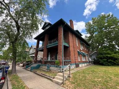 Main picture of 108 N 10th St
