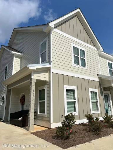 Main picture of 707 Northern Village Ct