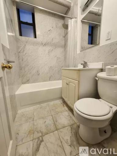 Main picture of 207 W 11th St