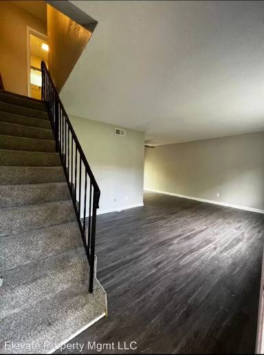 Main picture of 912 Donaldson Rd