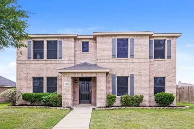 Main picture of 2036 Silverado Dr