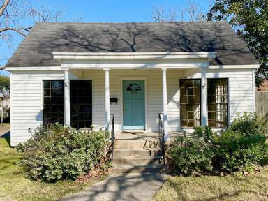 Main picture of 305 Joyce St