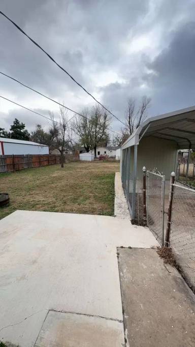 Main picture of 2621 W Maine Ave