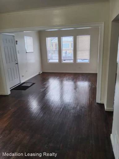 Main picture of 8949 S Throop St