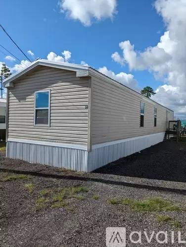 Main picture of 1401 Transmitter Rd