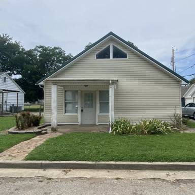 Main picture of 322 E Elgin St