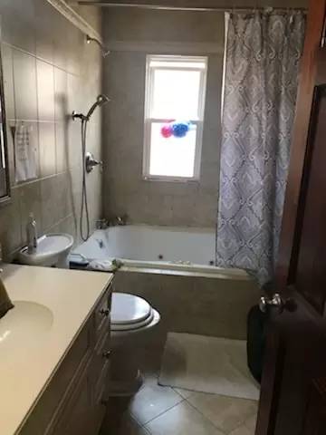 Main picture of 1772 W 4th St