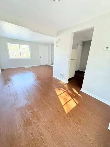 Main picture of 8154 Chaske St