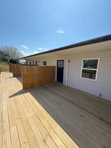 Main picture of 3241 Enka Hwy