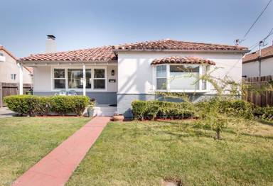 Main picture of 1945 Washington St