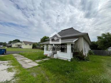 Main picture of 208 N Meridian St