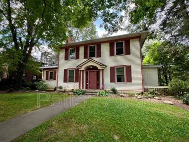 Main picture of 130 Edwin Pl
