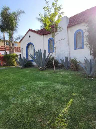 Main picture of 829 N Formosa Ave