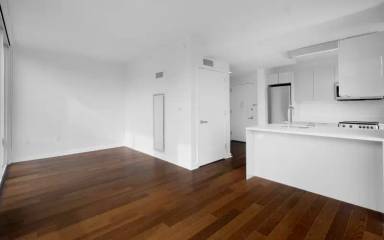 Main picture of 390 W 113th St
