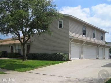Main picture of 2000 Knoll Crest Dr