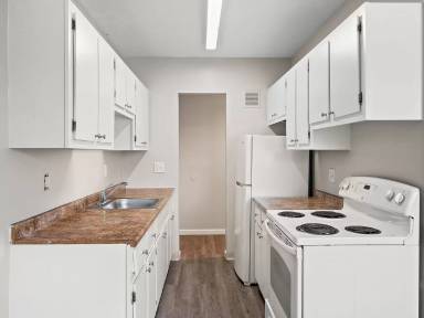 Main picture of Hollydale