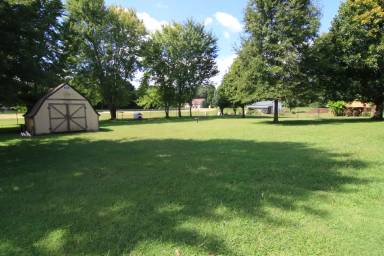 Main picture of 568 Laurel Ln