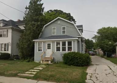 Main picture of 890 Shawano Ave